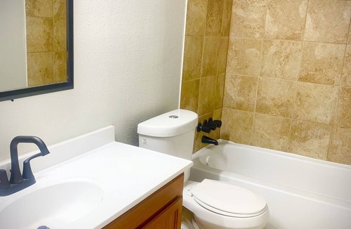 Southeast Houston Hostel | ShutEye Hostel