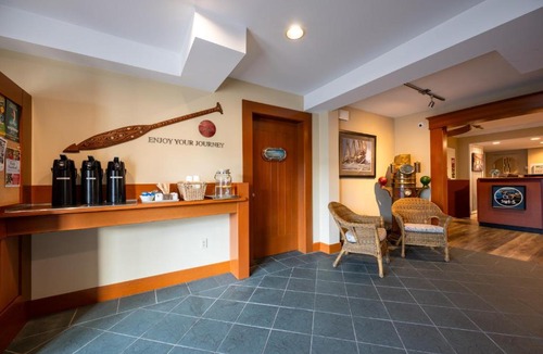 Booktown Hotel | Sidney Waterfront Inn & Suites