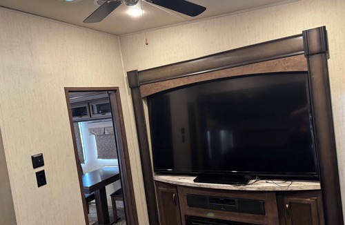 Moravia House | Sierra RV Inplace for rent