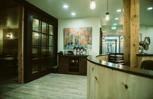 Bellevue Hotel | Silver Creek Hotel