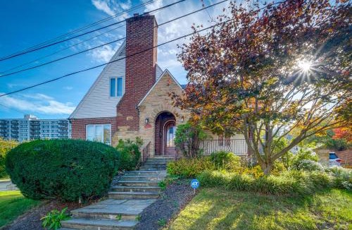 Silver Spring House | Silver Springs Home: Walk to Downtown!