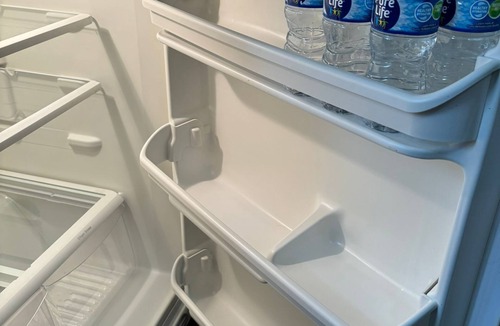 Youngstown House | "Simple Stay" Conveniently located to everything!