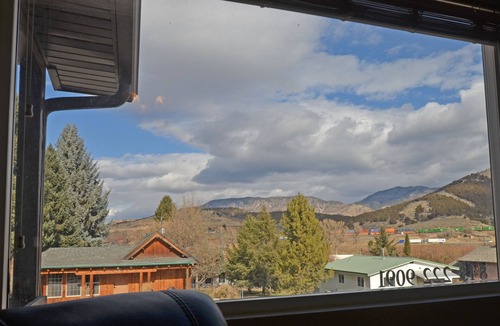 Lava Hot Springs House | Six bedrooms with lots of space and close to everything