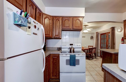 Deltona Lakes House | SIZZLIN' SUMMER SALE Great 2 story in Deltona, FL-Close to Beaches, parks.