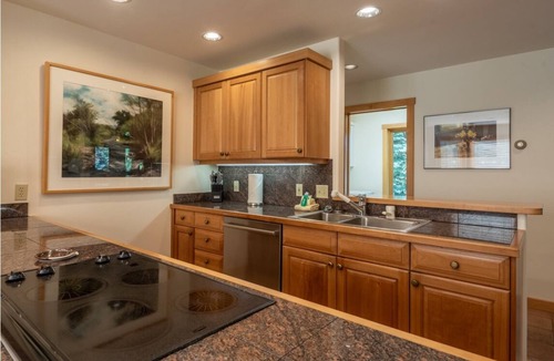 Elkhorn Village House | Ski bus stops at front door, court sports and indoor game room, bike path