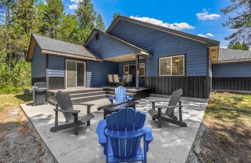 Fir Grove Estates House | Ski Haus- Remodeled- Near Tamarack and Lake Cascade- pet ok