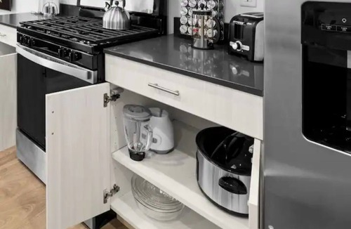 Liberty Wells House | Ski Haven in the City -Spacious and Clean Townhome