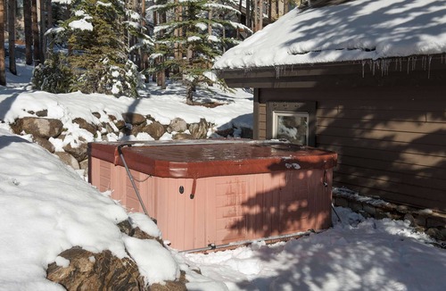 Four O'Clock Condo | Ski-in&out. Spacious Home w Hot Tub. Close to Town & Shuttle. 7th Nt FREE!