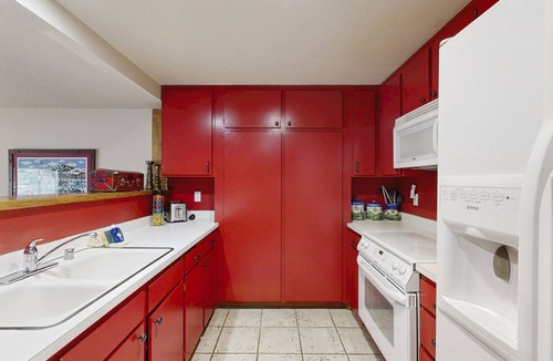 Sun Valley Condo | Ski-in/ski-out condo at the base of Dollar Mountain with shared pool & hot tub