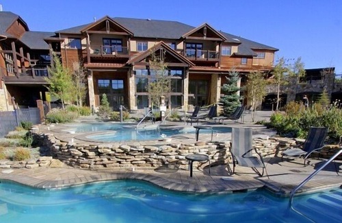 Four O'Clock Condo | Ski-in/Ski-Out! *Luxury Studio at Grand Timber Lodge*
