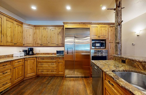 Whitefish House | Ski-In/Ski-Out on Big Mountain with Gourmet Kitchen Hot Tub & Amazing Views
