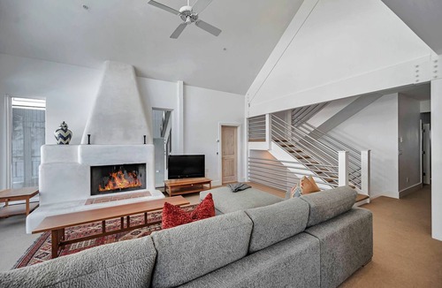 Salt Lake Mountain Resorts House | Ski in/ski out to Alta in this bright, breathtaking new home that sleeps 12 with fireplace!