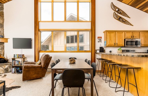Big Horn House | Ski-in/ski-out townhome steps from Bear Back lift w/free WiFi & wood fireplace