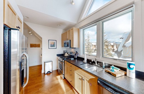 Saddle Ridge House | Ski-in/ski-out townhome w/private hot tub, WiFi, W/D