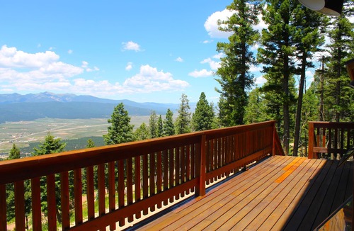 Angel Fire House | Ski In/Ski Out! Unbelievable Views, Lots of Room, Wifi and Tech.