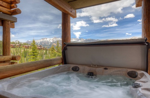 Saddle Ridge House | Ski-in/Ski-out w/Private Hot Tub & Pet Friendly in Moonlight - Saddle Ridge - Mountain Vista Chalet
