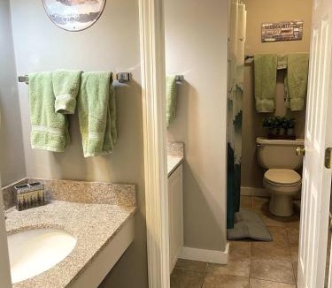 Hancock Apartment | Ski On Off 1BR Suite 1st Flr Sleeps 4 Jiminy Peak