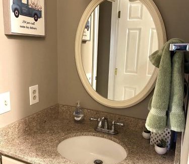 Hancock Apartment | Ski On Off 1BR Suite 1st Flr Sleeps 4 Jiminy Peak