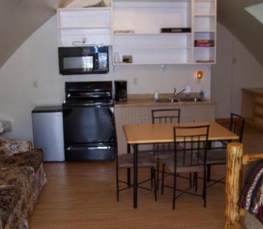 Coram Cabin | Sky Eco - General Store, Cabins & Studios