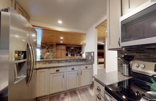 Big Sky Apartment | Skycrest