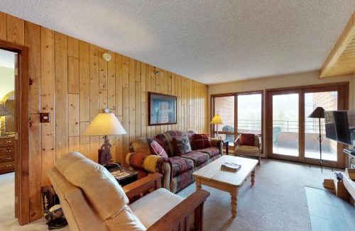 Big Sky Apartment | Skycrest