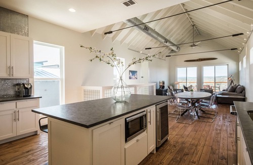 Gruene House | skyhouse Guadalupe Blanca +cliffside+pool+hot tub