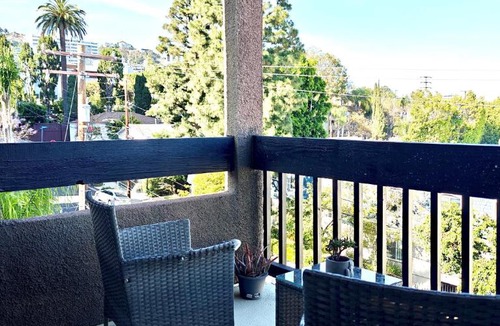 Norma Triangle Apartment | Skyline Escape 1-Bedroom with Balcony and Roof-Top Pool