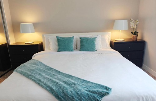 Norma Triangle Apartment | Skyline Escape 1-Bedroom with Balcony and Roof-Top Pool