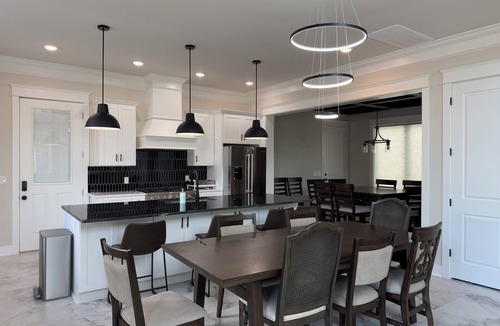 Edgehill House | Skyrise Stay - New 5-Story w/Rooftop Bar, Hot Tub, Elevator & Skyway Bridge