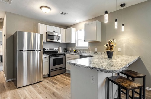Bartlesville Apartment | Sleek 1 Bd Remodeled Apt. In the heart of Downtown