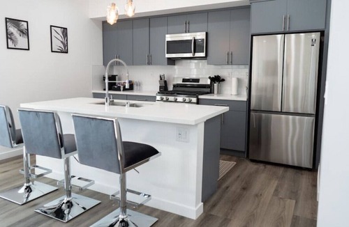 NoHo Arts District House | SLEEK, ELEGANT 3-BEDROOM HOME NEWLY BUILT IN 2021! (p51)