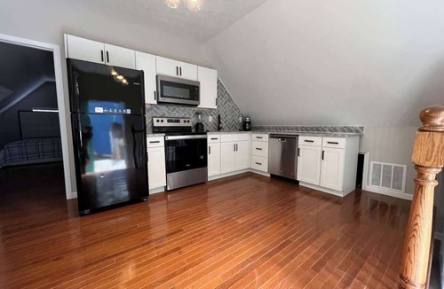 Gainesville House | Sleek Gainesville Apartment mins from downtown