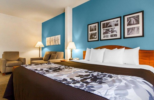 Evansville Hotel | Sleep Inn & Suites
