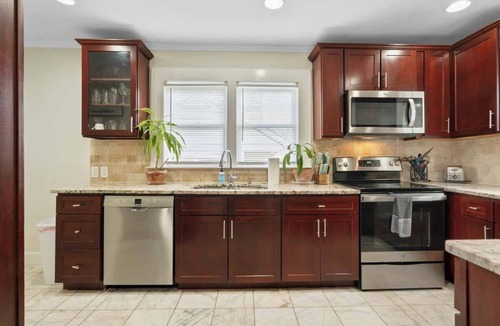 Commonwealth Park House | Sleeps 10 - Plaza Midwood - Walk to Restaurants
