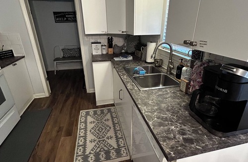 Ellendale House | SLEEPS 15-Shady Grove Area Home-5 Bdrms & flex area 6th Bdrm, in vibrant Memphis