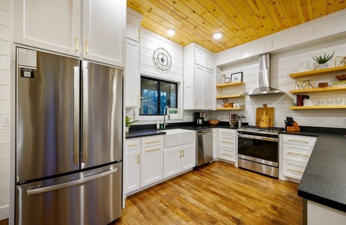 Hochatown Cabin | Sleeps 20, Heated Pool, Luxury
