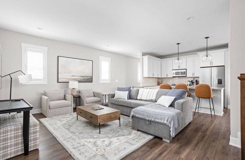 Westfield House | Sleeps 22-Downtown Westfield-Near Grand Park!