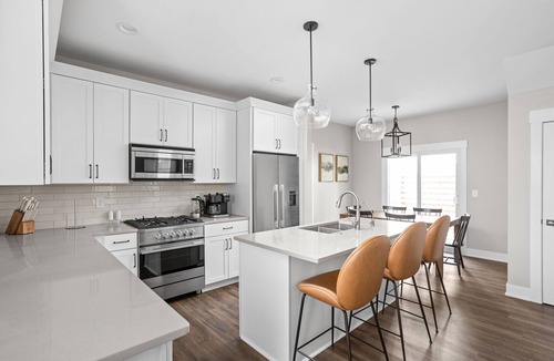 Westfield House | Sleeps 22-Downtown Westfield-Near Grand Park!