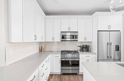Westfield House | Sleeps 22-Downtown Westfield-Near Grand Park!