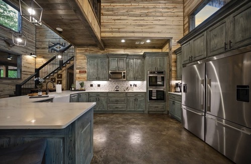 Broken Bow Cabin | Sleeps 36, Luxury Cabin on Creek Game Room, HotTub, playset, privacy, paved road