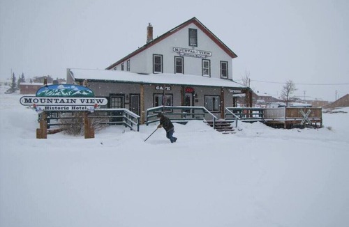 Centennial Apartment | Sleeps 6 - Historic Hotel in Centennial