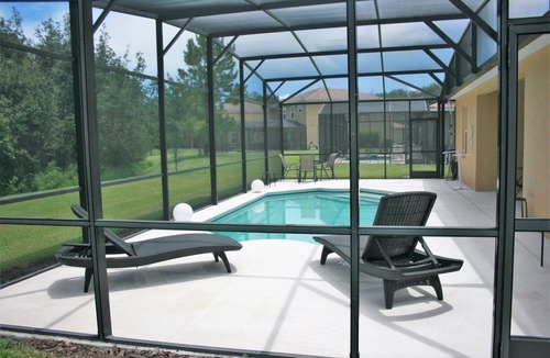 Calabria House | Sleeps up to 10 in this fully equipped home- Calabria in Kissimmee