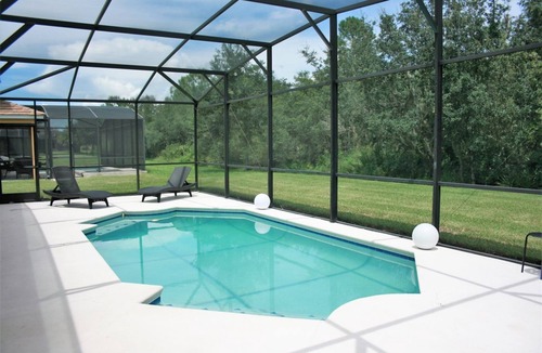 Calabria House | Sleeps up to 10 in this fully equipped home- Calabria in Kissimmee