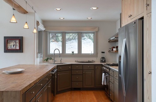 Warm Springs House | Slope-Side Chic: Home with Hot Tub