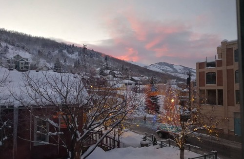 Downtown Park City Condo | Slope Side-Old Town-Ski In/Out, Free Underground Parking, Newly Remodeled