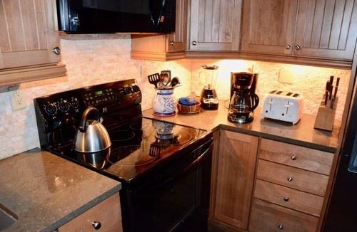 Teton Village Condo | Slopeside Family Ski in, ,Wifi, Hot Tub, Pool, Yellowstone, Netflix