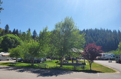 Shoshone County Cabin | Small Dry Cabin, just off of I 90 in beautiful Pinehurst Idaho