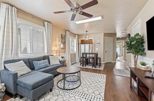 Caldwell House | Smart Comfort 2 bed 2 bath near College of Idaho
