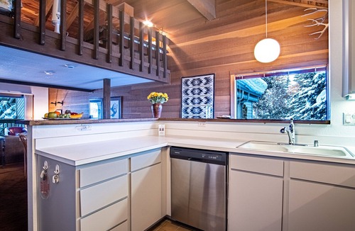 Elkhorn Condo | Snow Creek 1553 - Ski-in/Ski-out + Pool & Hot Tub