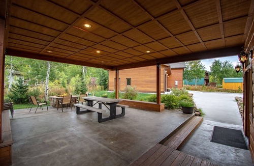 Lazy Acres House | Snow Creek Lodge - Roam Property Management